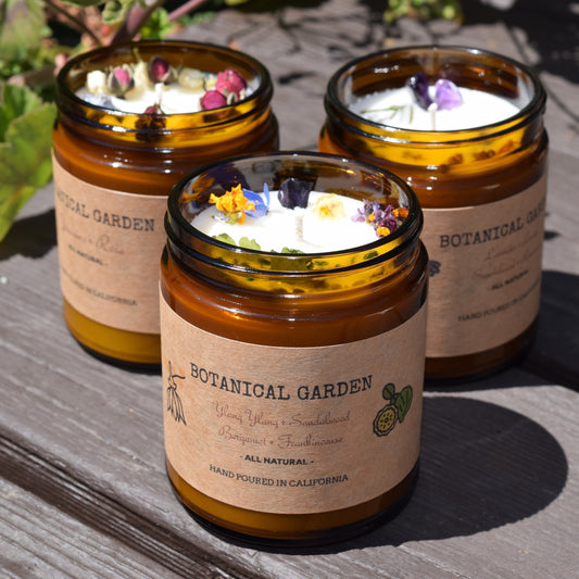 Ylang Ylang Sandalwood Soy Candle: Aromatherapy With Dried Flowers